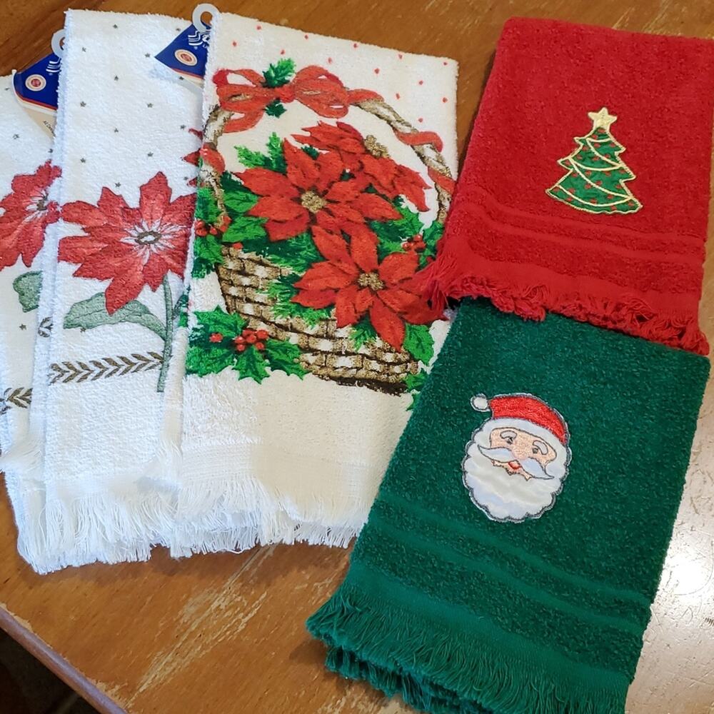 5 piece Vintage Christmas kitchen & hand towels